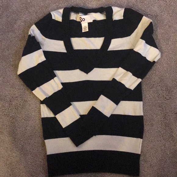 Kohls SO brand sweater - Picture 2 of 4